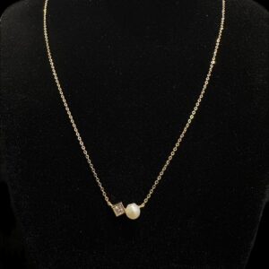 Stone and pearl necklace